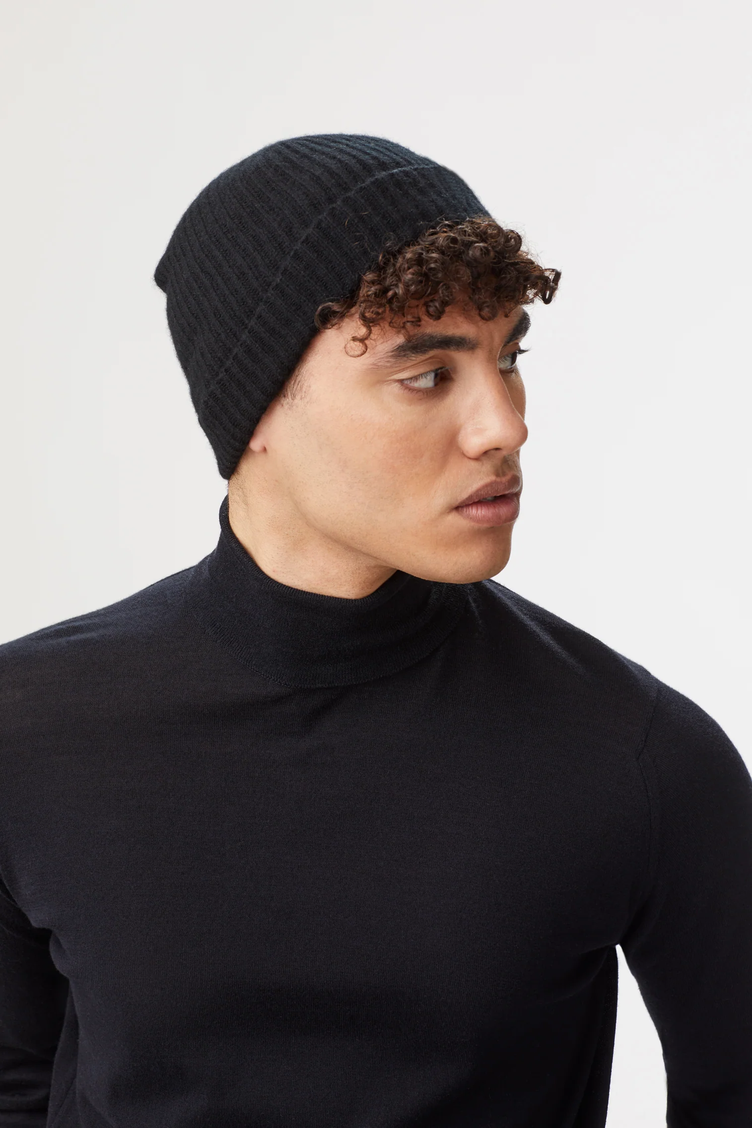 Black Cashmere Ski Beanie - Image 3