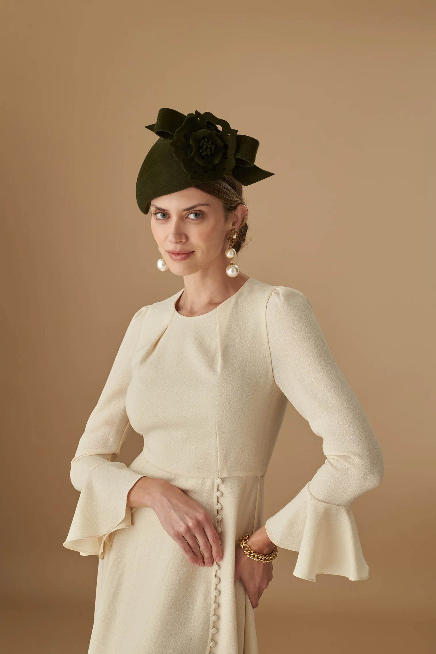 Tudor Rose Forest Green Percher - Image 3