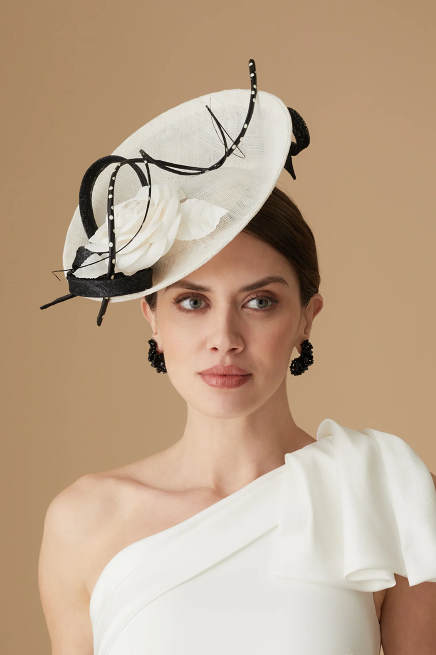 Assam White and Black Saucer Hat - Image 5